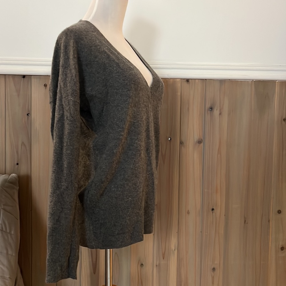 Banana republic 100% cashmere sweater v neck gray S - Picture 3 of 5